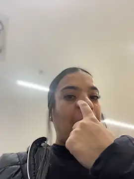 JuanitaMore01 online show from 04/30/26, 08:57