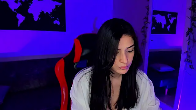 Snapshot of ZoeValencia1 chatting on 10/25/25, 12:34 ZoeValencia1 online show from 10/25/25, 12:34