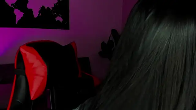 ZoeValencia1 online show from 04/17/26, 11:35