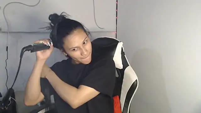 JessGarcia online show from 12/21/25, 12:07