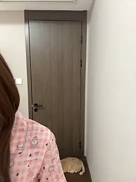 Snapshot of EnEn_xiaobao chatting on 12/17/25, 12:55 EnEn xiaobao online show from 12/17/25, 12:55