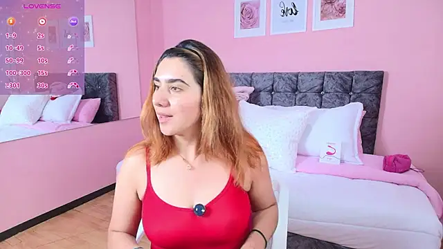 Snapshot of maddie_beauty chatting on 02/07/26, 06:55 maddie beauty online show from 02/07/26, 06:55