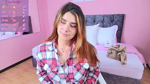 Snapshot of maddie_beauty chatting on 02/09/26, 06:45 maddie beauty online show from 02/09/26, 06:45