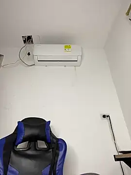 Rousevans  online show from 11/14/25, 04:11