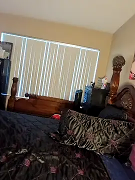 Snapshot of Anna-May97 chatting on 12/03/25, 06:28 Anna-May97 online show from 12/03/25, 06:28