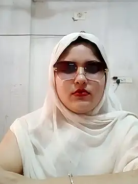 Snapshot of Nusrat-N chatting on 06/27/26, 07:35 Nusrat-N online show from 06/27/26, 07:35