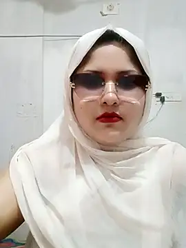 Snapshot of Nusrat-N chatting on 06/28/26, 01:22 Nusrat-N online show from 06/28/26, 01:22