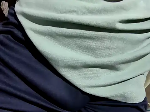 Snapshot of junior648@xh chatting on 02/06/26, 10:24 junior648xh online show from 02/06/26, 10:24