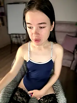 Snapshot of Marryme- chatting on 09/18/25, 01:24 Marryme- online show from 09/18/25, 01:24