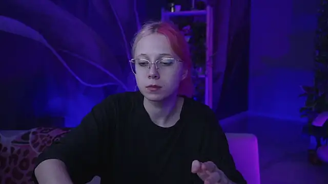 Snapshot of SakuraBliss chatting on 10/03/25, 03:09 SakuraBliss online show from 10/03/25, 03:09