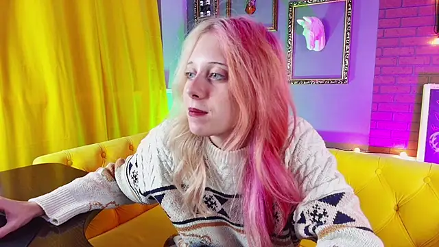 Snapshot of SakuraBliss chatting on 10/17/25, 02:19 SakuraBliss online show from 10/17/25, 02:19