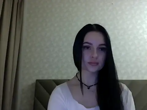 Snapshot of Lulii24 chatting on 10/19/25, 11:16 Lulii24 online show from 10/19/25, 11:16