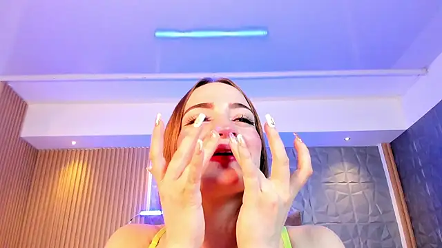 MadisonAnngel online show from 10/08/25, 08:28