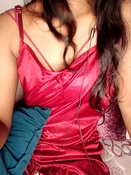 Snapshot of trending_tamizhachii chatting on 10/08/25, 06:16 trending tamizhachii online show from 10/08/25, 06:16