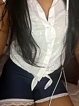 Snapshot of trending_tamizhachii chatting on 11/17/25, 07:19 trending tamizhachii online show from 11/17/25, 07:19