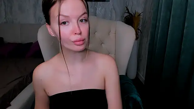 LaurennHill online show from 10/13/25, 12:21