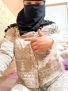 Snapshot of _Laiali_ chatting on 11/12/25, 11:21 Laiali online show from 11/12/25, 11:21