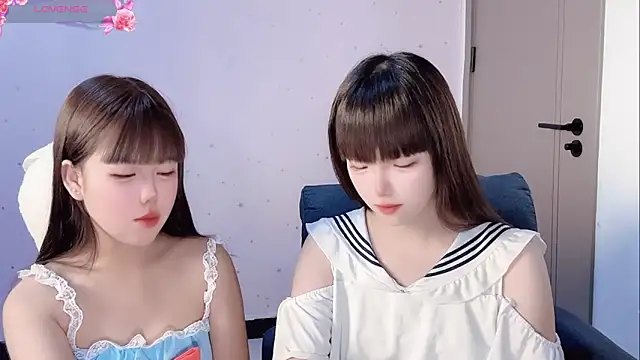 Snapshot of TT-XXTT chatting on 09/11/25, 09:04 TT-XXTT online show from 09/11/25, 09:04