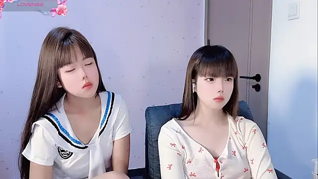 Snapshot of TT-XXTT chatting on 09/13/25, 08:30 TT-XXTT online show from 09/13/25, 08:30