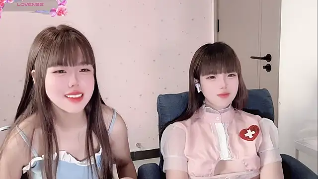 Snapshot of TT-XXTT chatting on 09/14/25, 11:37 TT-XXTT online show from 09/14/25, 11:37