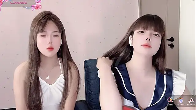 Snapshot of TT-XXTT chatting on 09/20/25, 12:00 TT-XXTT online show from 09/20/25, 12:00