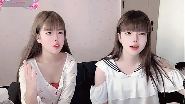 Snapshot of TT-XXTT chatting on 09/24/25, 11:19 TT-XXTT online show from 09/24/25, 11:19