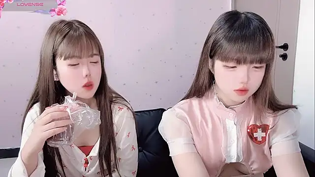 Snapshot of TT-XXTT chatting on 09/26/25, 12:03 TT-XXTT online show from 09/26/25, 12:03