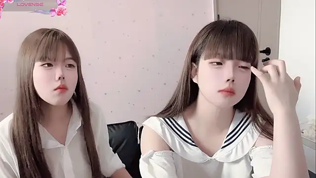 Snapshot of TT-XXTT chatting on 09/27/25, 11:21 TT-XXTT online show from 09/27/25, 11:21