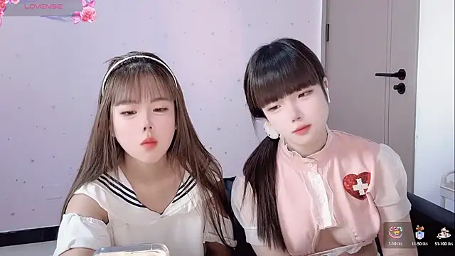 Snapshot of TT-XXTT chatting on 10/17/25, 01:53 TT-XXTT online show from 10/17/25, 01:53