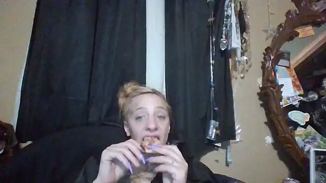 Snapshot of flavi1996 chatting on 09/29/25, 07:13 flavi1996 online show from 09/29/25, 07:13