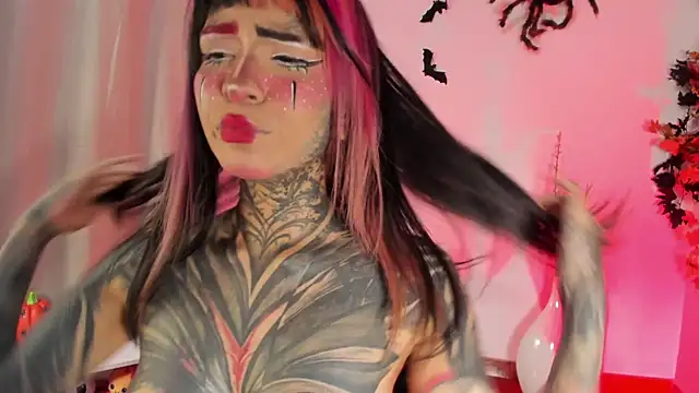 Snapshot of Nickidoll66- chatting on 10/18/25, 05:21 Nickidoll66- online show from 10/18/25, 05:21