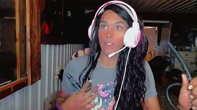 Snapshot of HTXBBY3130 chatting on 10/10/25, 02:21 HTXBBY3130 online show from 10/10/25, 02:21