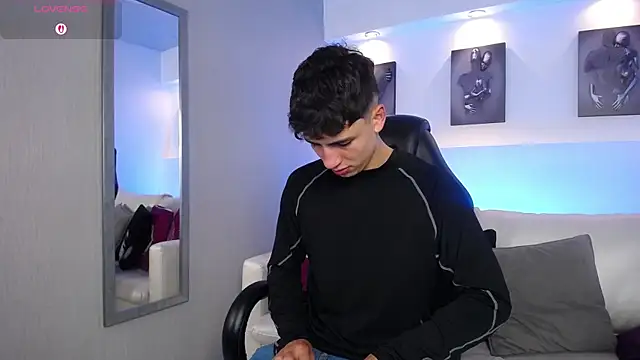 AdrianRinaldi online show from 09/22/25, 08:22