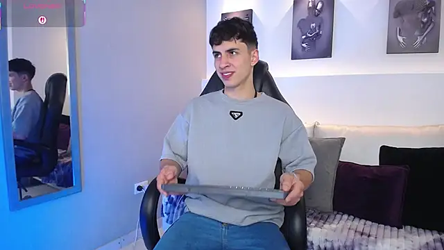 AdrianRinaldi online show from 09/25/25, 08:12