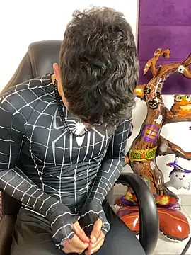 AdrianRinaldi online show from 10/24/25, 08:05