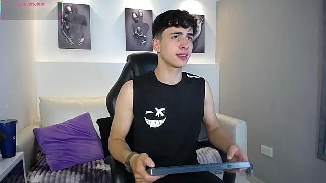 AdrianRinaldi online show from 11/12/25, 08:08