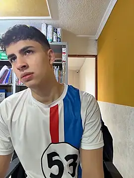 AdrianRinaldi online show from 05/26/26, 02:02