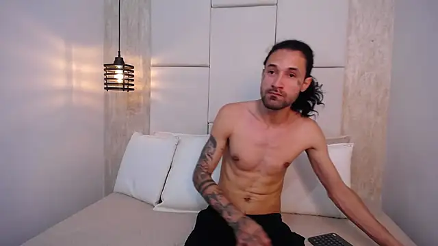 Hisoka 011 online show from 09/27/25, 07:30