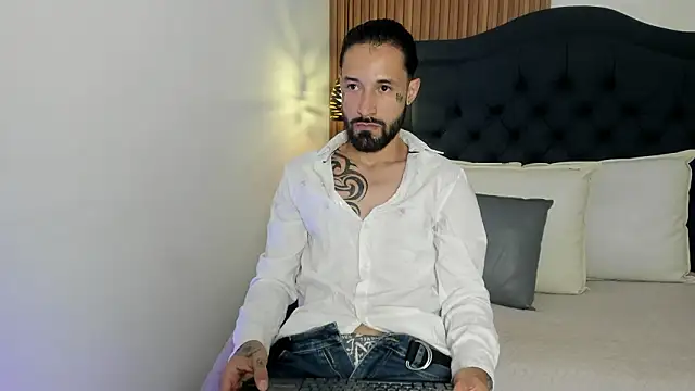 Hisoka 011 online show from 02/05/26, 07:40