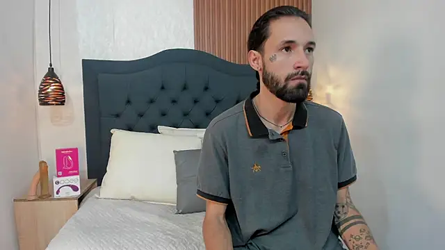 Hisoka 011 online show from 04/08/26, 07:36