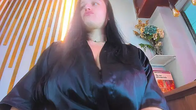 Jennifer Vega1 online show from 10/24/25, 12:19