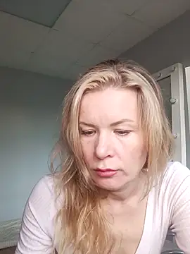 Julia Giulia online show from 03/21/26, 03:48