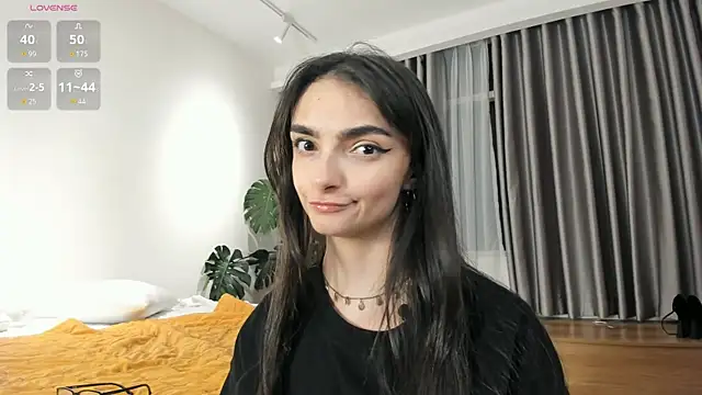 Morena Dolce online show from 04/04/26, 01:52