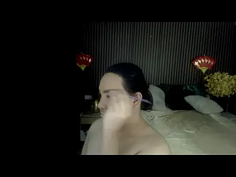 Hotcum ella online show from 10/06/25, 11:24