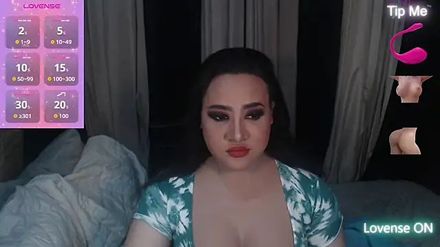 Snapshot of Hotcum_ella chatting on 03/25/26, 01:44 Hotcum ella online show from 03/25/26, 01:44