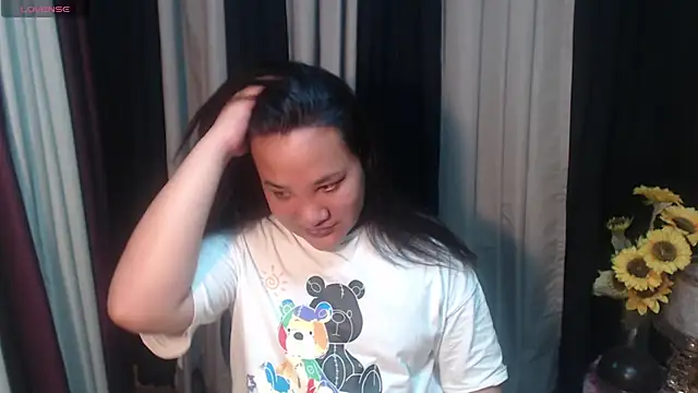 Snapshot of Hotcum_ella chatting on 04/03/26, 02:53 Hotcum ella online show from 04/03/26, 02:53