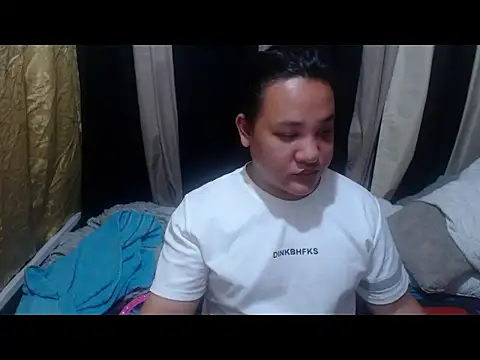 Snapshot of Hotcum_ella chatting on 04/16/26, 11:11 Hotcum ella online show from 04/16/26, 11:11