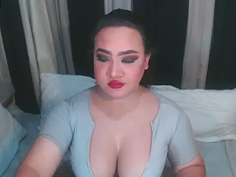 Snapshot of Hotcum_ella chatting on 04/19/26, 11:20 Hotcum ella online show from 04/19/26, 11:20
