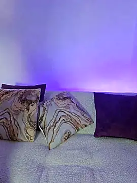 AliishaPss online show from 11/28/25, 08:22