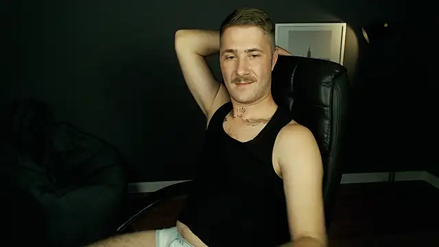 Snapshot of Mr_At_ chatting on 09/17/25, 07:10 Mr At online show from 09/17/25, 07:10